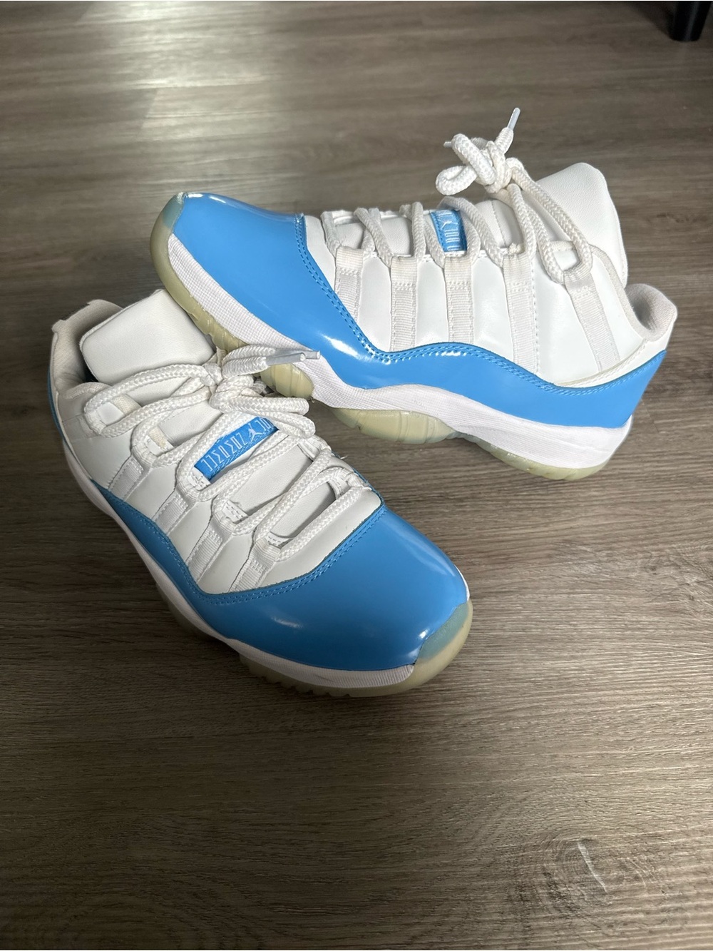 Jordan 11 Retro Low University Blue 2017 men’s size 9 shoes sneakers basketball